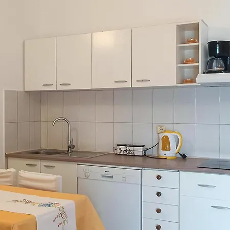 Cozy Apartment In Maslenica With House Sea View