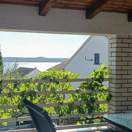 1 Bedroom Cozy In