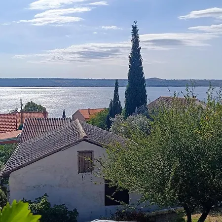 Cozy Apartment In Maslenica With House Sea View Apartman