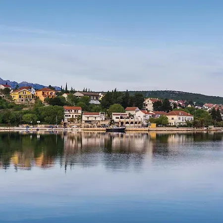 Apartamento Cozy Apartment In Maslenica With House Sea View *