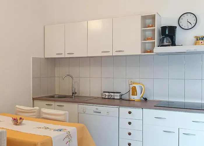 1 Bedroom Cozy In