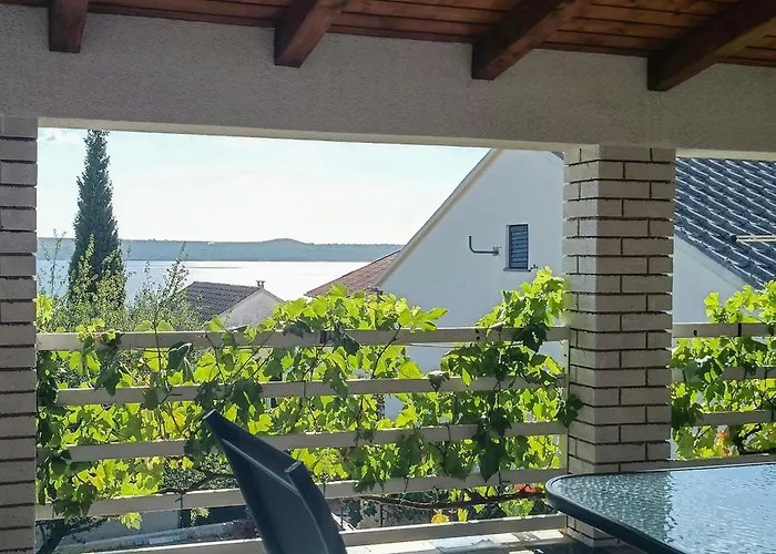 1 Bedroom Cozy In